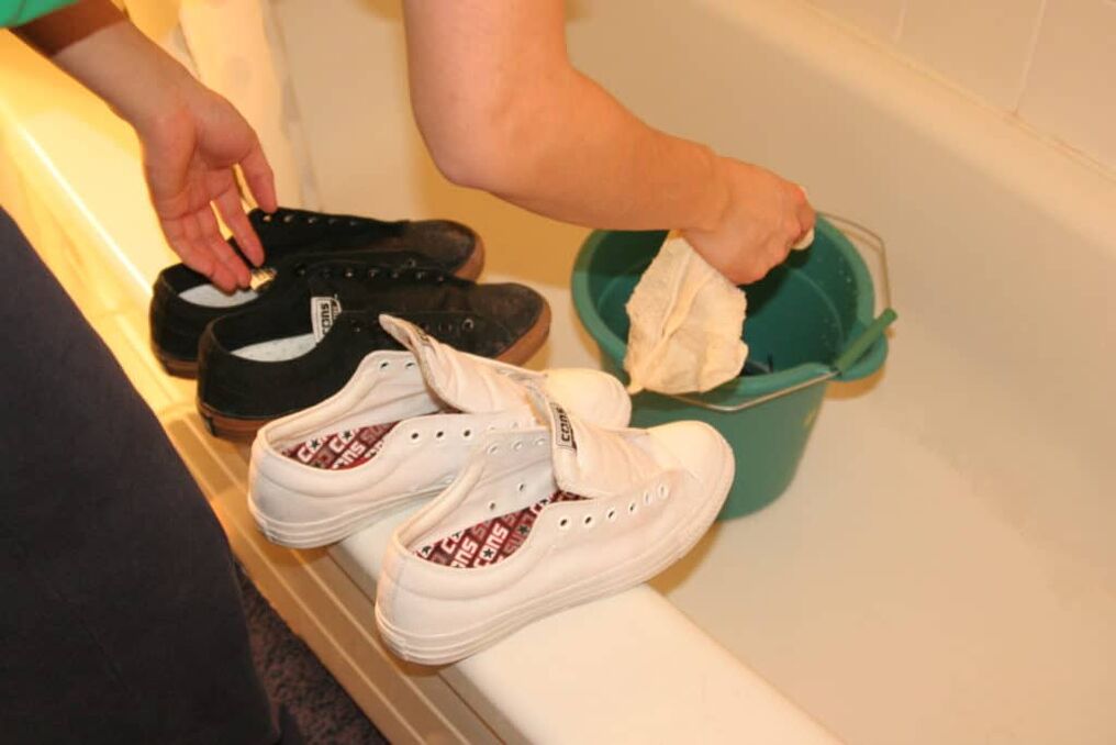 απολύμανση παπουτσιών για μύκητες στα δάχτυλα των ποδιών